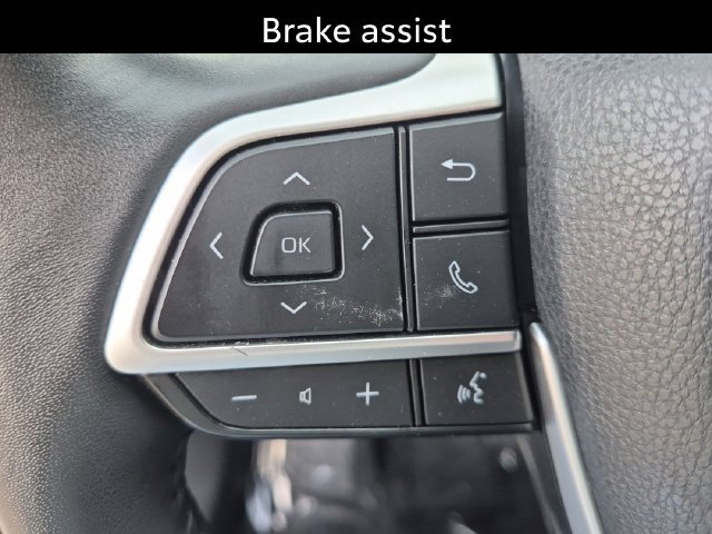 Used 2025 Toyota Grand Highlander AWD image 17