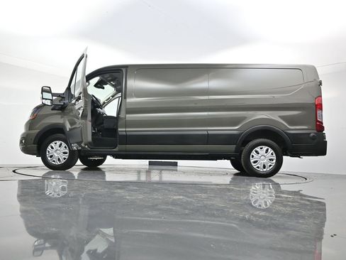 Used 2026 Ford E-Transit Low Roof RWD image 48