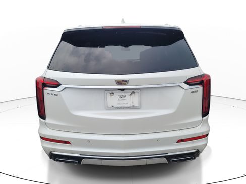 Used 2021 Cadillac XT6 Premium Luxury FWD image 6