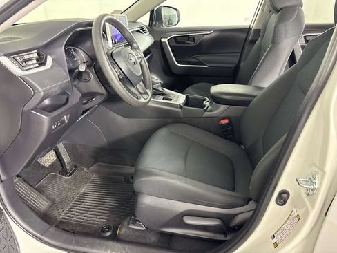 Used 2025 Toyota RAV4 LE AWD/4WD image 13