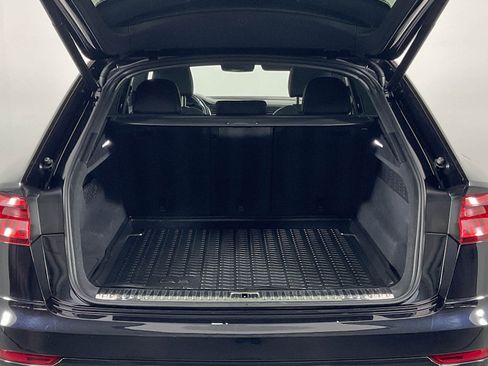 Used 2019 Audi Q8 Prestige image 21