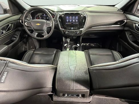Used 2023 Chevrolet Traverse Premier FWD image 34