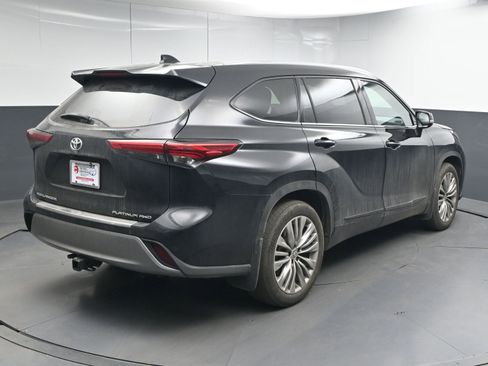 Used 2021 Toyota Highlander Platinum image 8