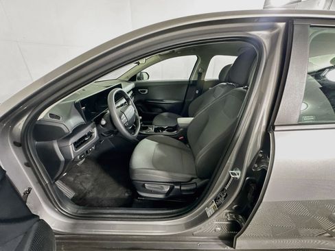 Used 2025 Kia K4 FWD image 13