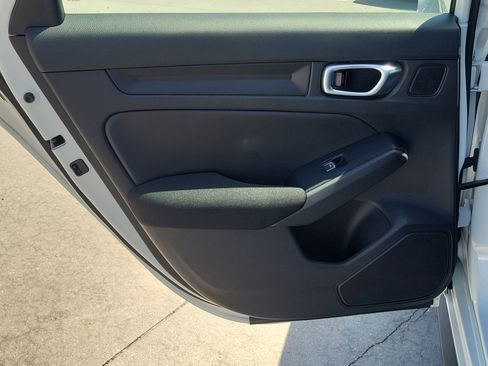 Used 2023 Honda Civic Sport image 13
