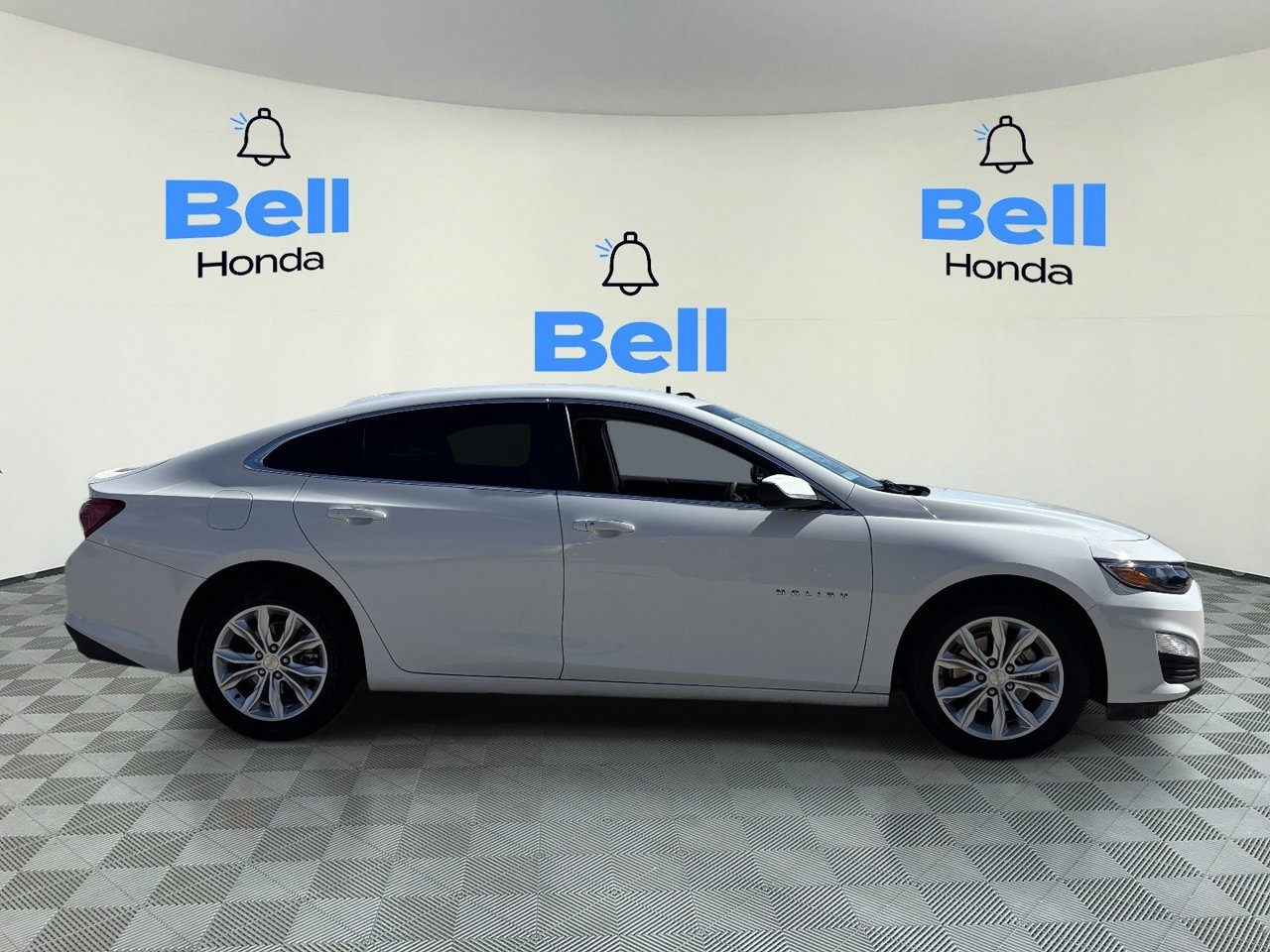 Used 2022 Chevrolet Malibu LT FWD image 5