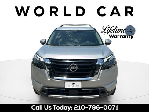 Used 2025 Nissan Pathfinder SL FWD image 8