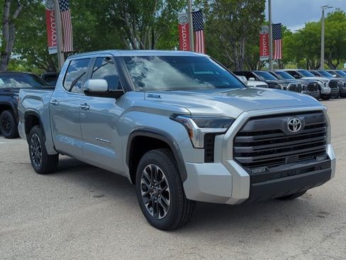 Used 2026 Toyota Tundra Limited AWD/4WD image 3