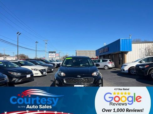 Used 2022 Kia Sportage LX w/ LX FWD Value Edition Package image 3