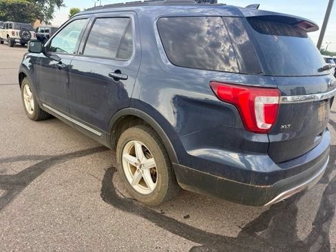 Used 2017 Ford Explorer XLT w/ Equipment Group 202A AWD/4WD image 8