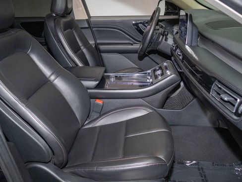 Used 2023 Lincoln Aviator 2WD image 16