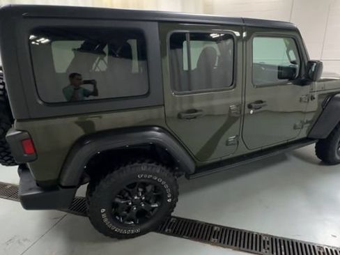 Used 2022 Jeep Wrangler Unlimited Sport AWD/4WD image 9