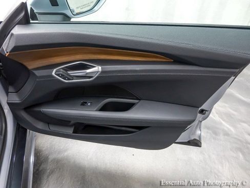 Used 2022 Audi e-tron GT Premium Plus image 28