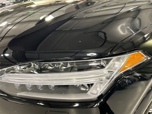 Certified 2023 Volvo XC90 B5 Plus w/ Protection Package Premier image 7