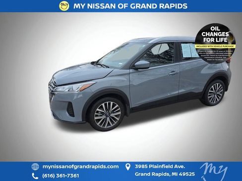 Used 2024 Nissan Kicks SV image 4