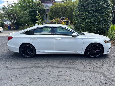 Used 2018 Honda Accord Sport image 6