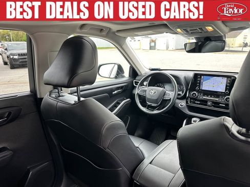 Used 2021 Toyota Highlander XLE AWD/4WD image 40