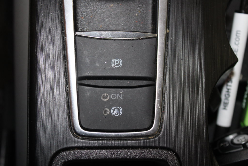 Used 2024 Ford Escape Platinum w/ Premium Technology Package AWD/4WD image 32