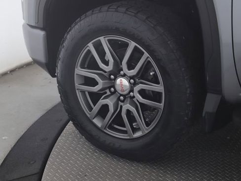 Used 2021 GMC Sierra 1500 AT4 w/ AT4 Carbonpro Edition AWD/4WD image 13