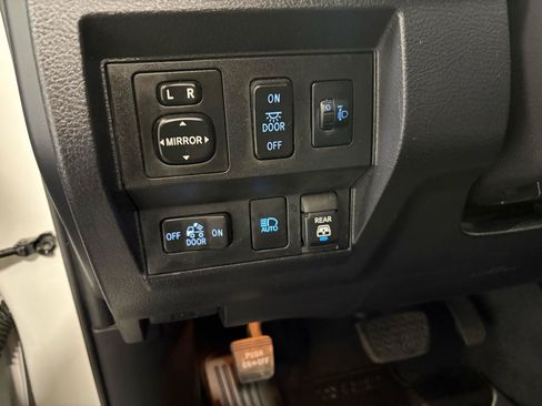 Used 2020 Toyota Tundra SR5 w/ SX Package AWD/4WD image 27