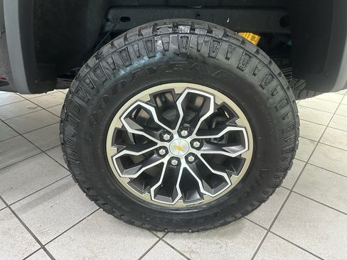 Certified 2022 Chevrolet Colorado ZR2 AWD/4WD image 15