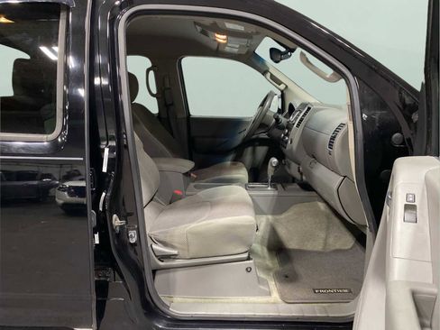 Used 2013 Nissan Frontier SV w/ SV Value Truck Pkg image 29