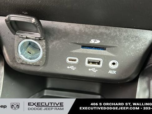 Used 2023 Chevrolet TrailBlazer RS w/ Sun and Liftgate Package AWD/4WD image 21