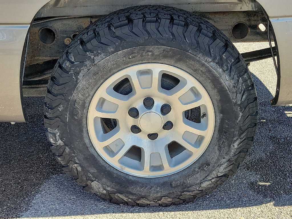 Used 2006 GMC Sierra 1500 SLE w/ Onstar Plus Package RWD image 17