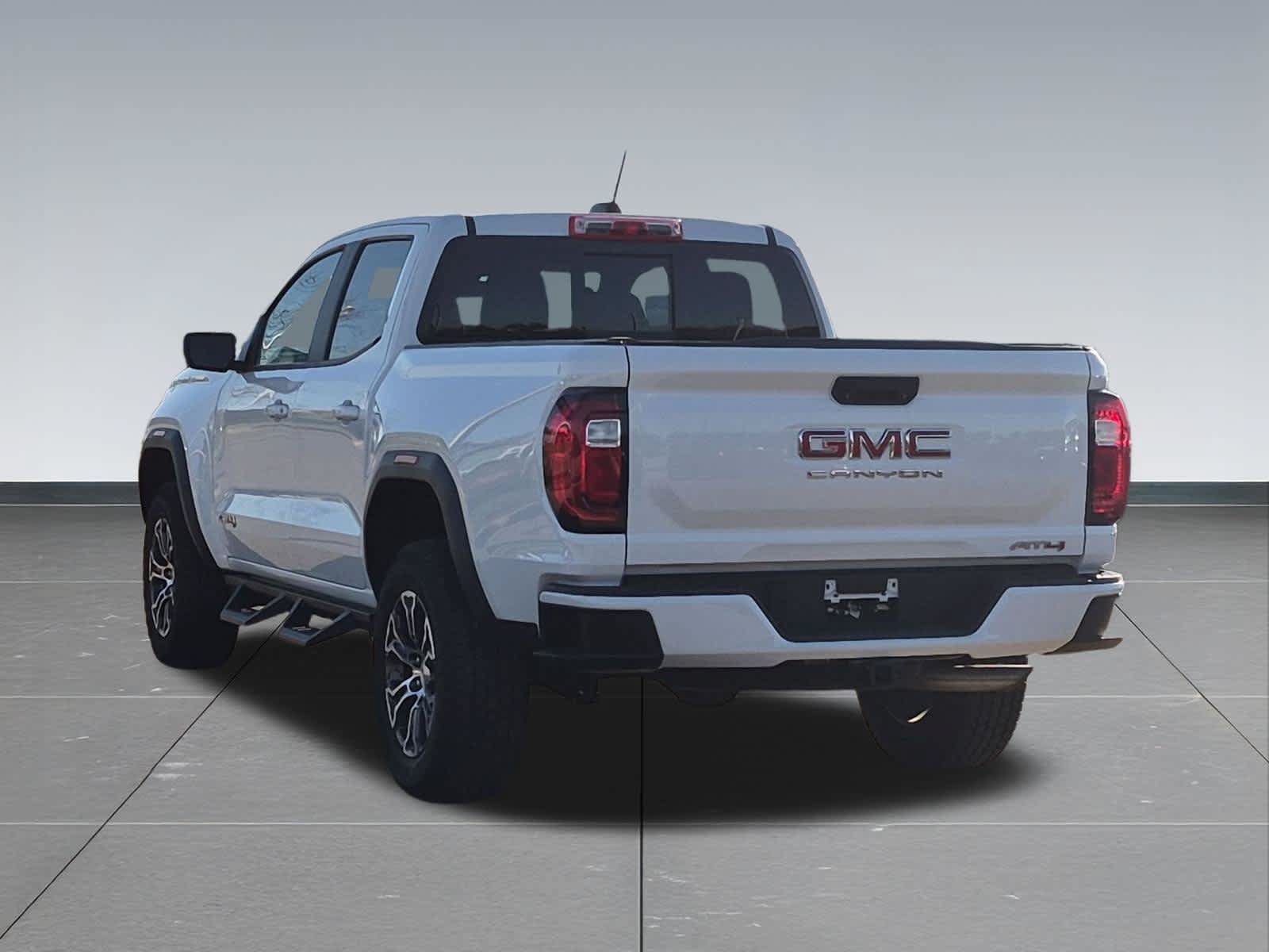 Used 2023 GMC Canyon AT4 AWD/4WD image 4