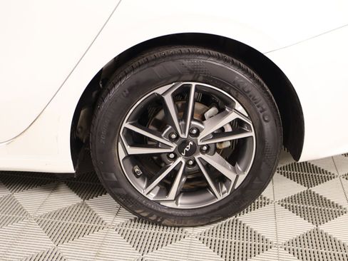 Used 2023 Kia Forte LXS FWD image 17