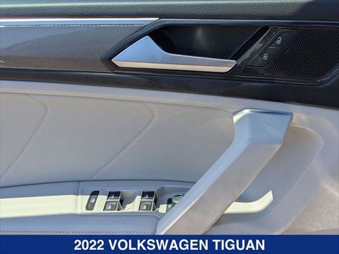 Certified 2022 Volkswagen Tiguan SE R-Line AWD/4WD image 11