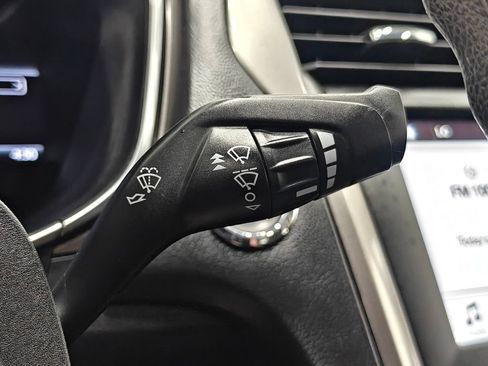 Used 2017 Ford Fusion SE w/ Fusion SE Technology Package FWD image 40