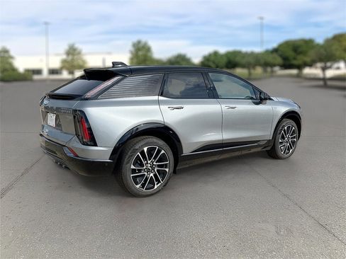 New 2025 Cadillac Optiq Sport 2 w/ LPO, Floor Liner Package image 6