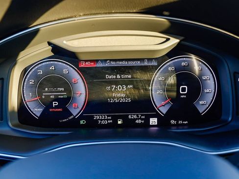 Used 2023 Audi Q8 Prestige w/ Prestige Package image 24