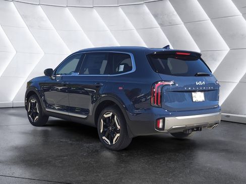 New 2025 Kia Telluride EX w/ EX Captain's Chair Package image 4