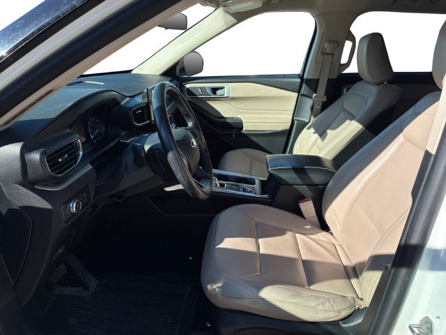 Used 2020 Ford Explorer XLT w/ Equipment Group 202A AWD/4WD image 11