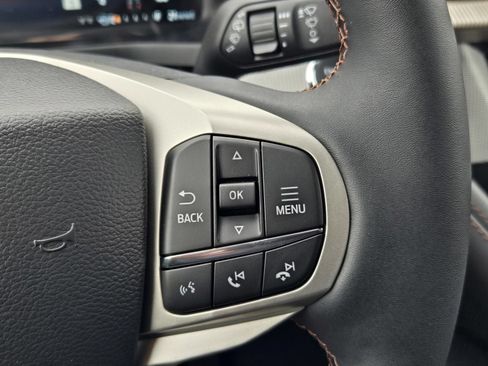 New 2026 Ford Explorer Active w/ Active Comfort Package AWD/4WD image 11