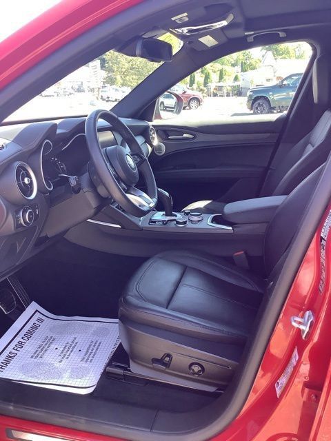Used 2023 Alfa Romeo Stelvio Ti AWD/4WD image 22