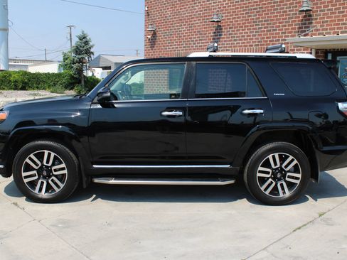 Used 2018 Toyota 4Runner Limited AWD/4WD image 7