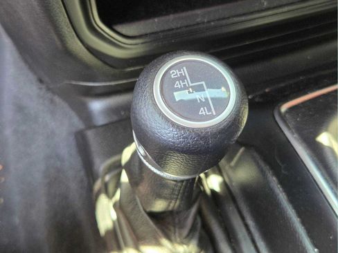 Used 2020 Jeep Wrangler Sport AWD/4WD image 23