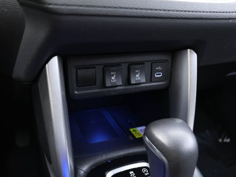 Certified 2023 Toyota Corolla Cross XLE image 6