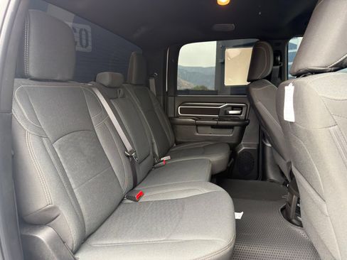 Used 2025 RAM 2500 Big Horn AWD/4WD image 30