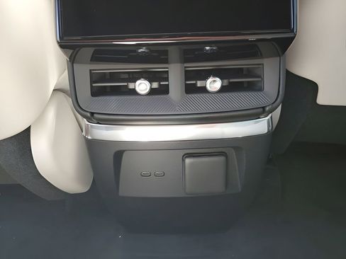 New 2026 Cadillac Vistiq Luxury AWD/4WD image 24