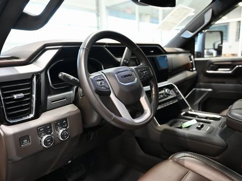 Used 2024 GMC Sierra 3500 Denali image 24