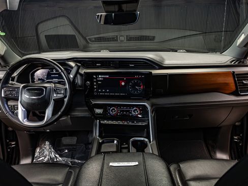 Used 2025 GMC Sierra 3500 Denali w/ Denali Reserve Package image 17