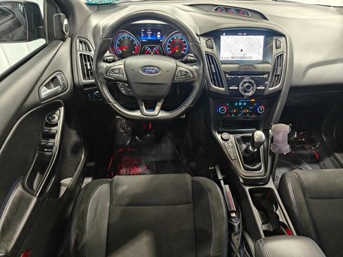 Used 2017 Ford Focus RS image 4