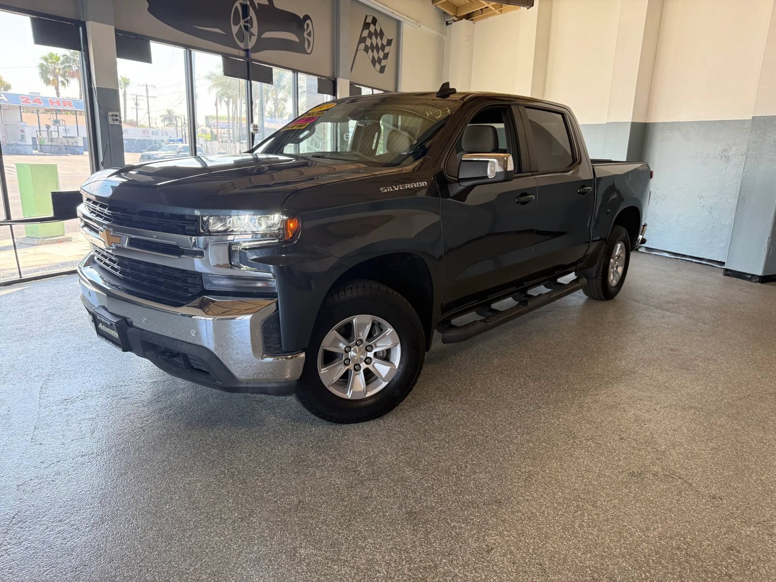Used 2020 Chevrolet Silverado 1500 LT w/ All-Star Edition AWD/4WD image 3
