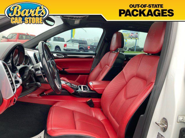 Used 2017 Porsche Cayenne Platinum Edition AWD/4WD image 27