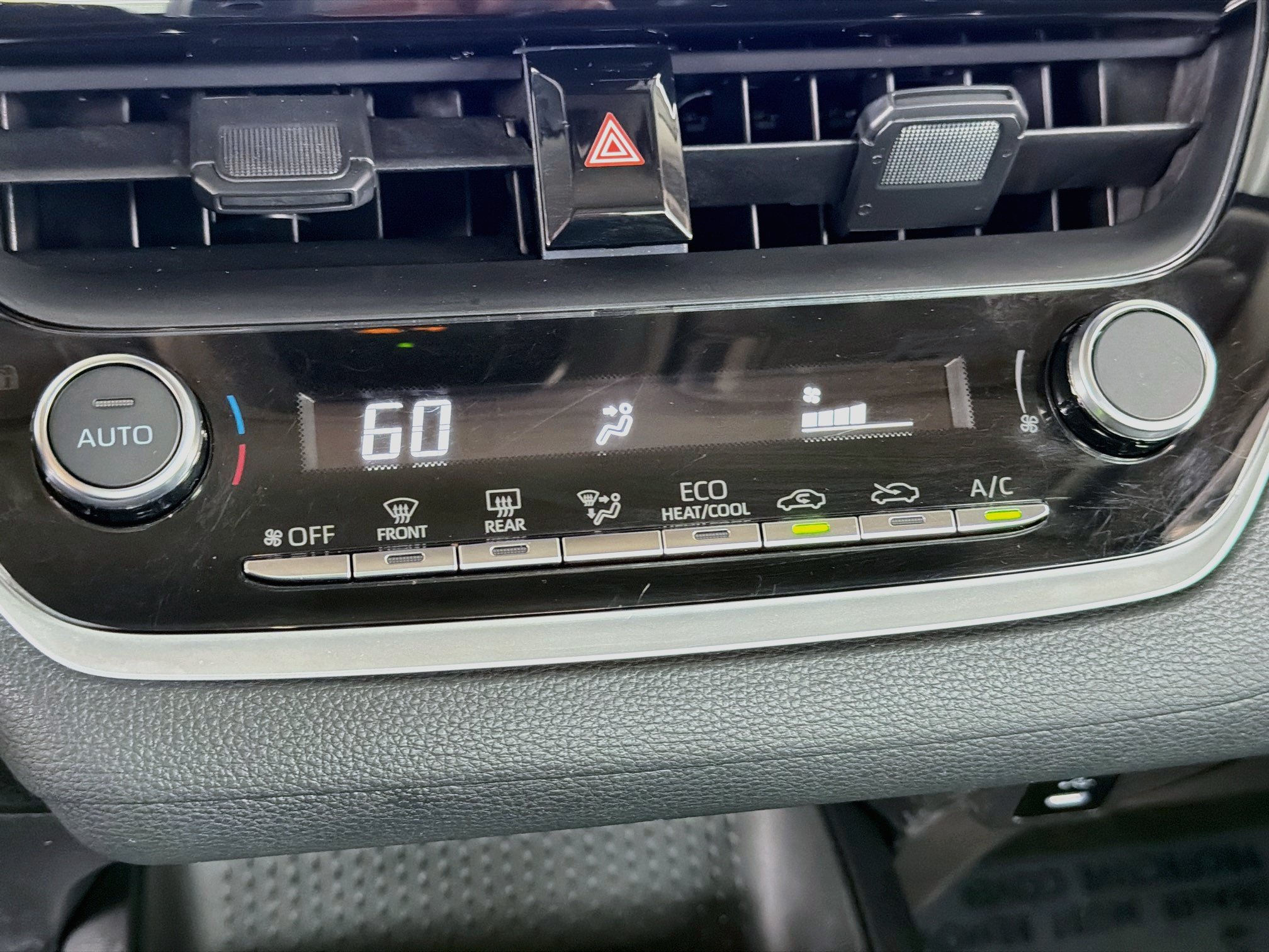 Used 2025 Toyota Corolla LE FWD image 24