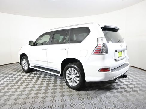 Used 2014 Lexus GX 460 w/ Premium Package AWD/4WD image 4